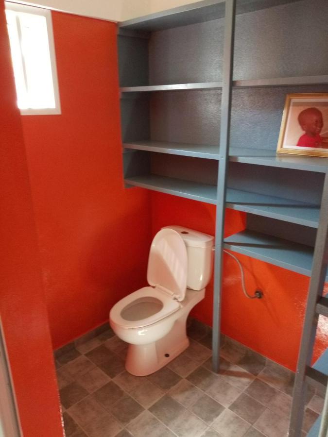 Maison Charlotte Forever Chambre D'Hotes Chez Un Couple Belgo Togolais Lome Luaran gambar