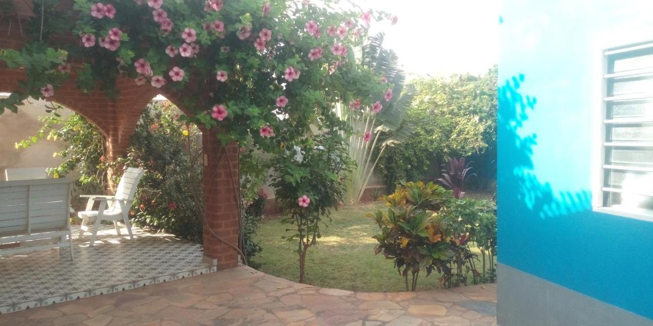 Maison Charlotte Forever Chambre D'Hotes Chez Un Couple Belgo Togolais Lome Luaran gambar